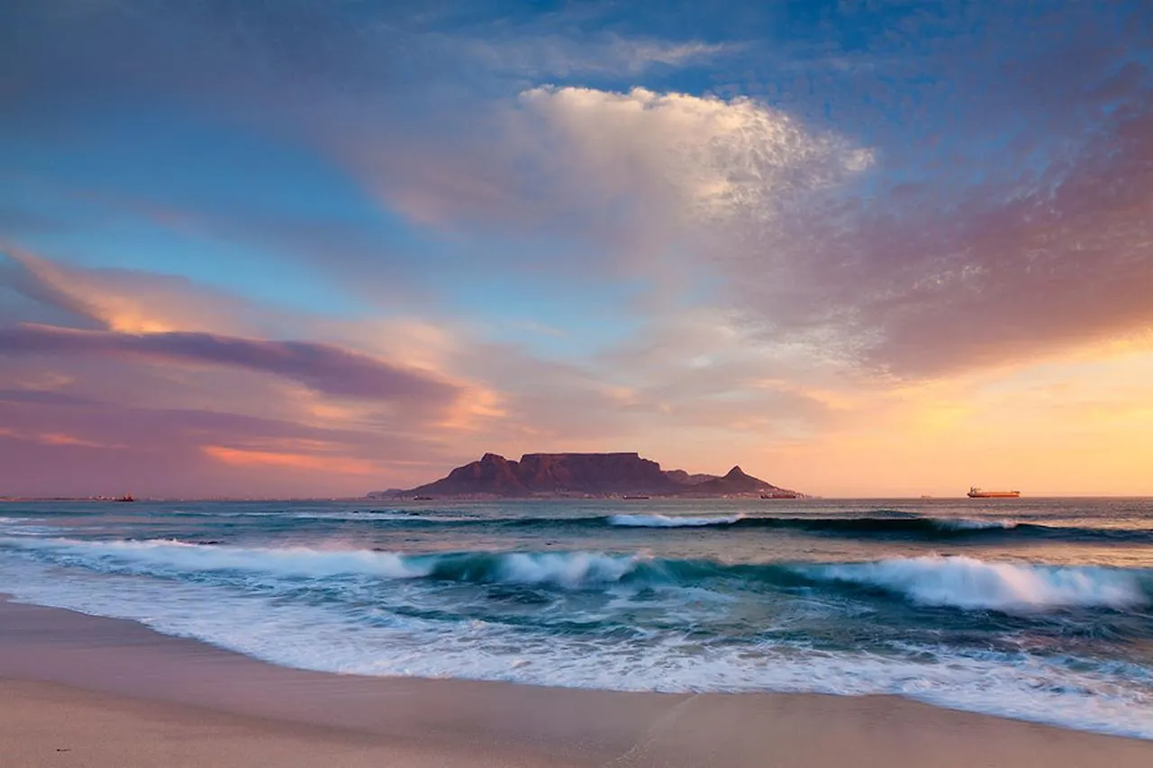 Horizon Bay 1206 By Ctha Bloubergstrand